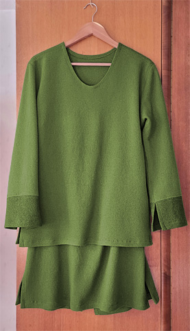  Damen-Langarmshirt aus Wolljersey mit farblich abgesetzten Ärmel-Abschlüssen 